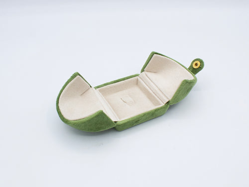 Deluxe Velvet Mochi Ring Box