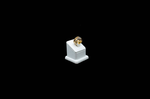 Luxury Clip Ring Pedestal (Small)